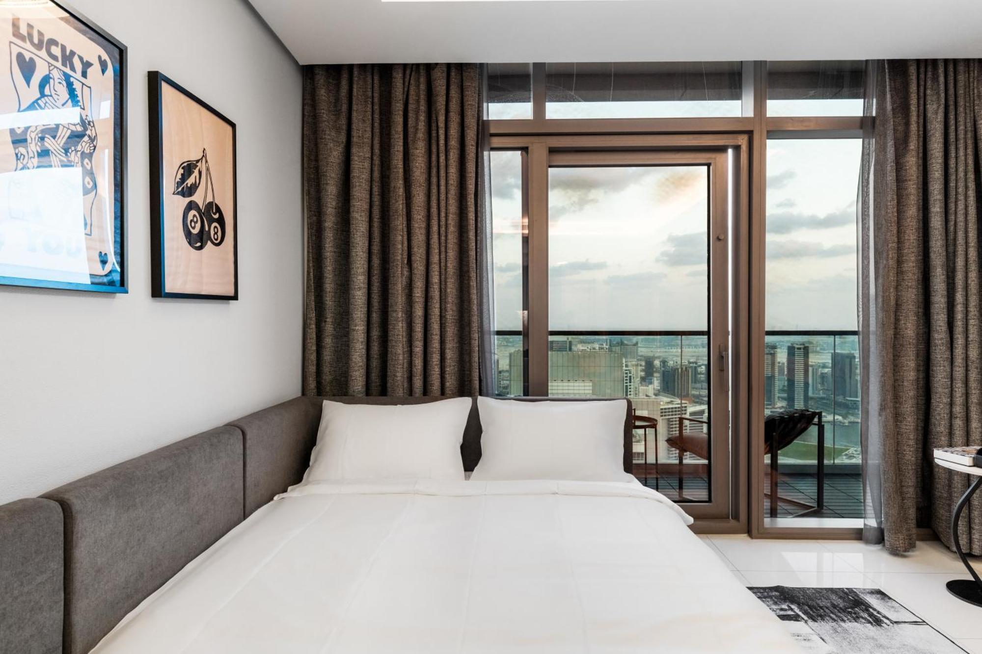 Sky-high 2br - Infinity Pool & Burj Khalifa Views Апартаменты *