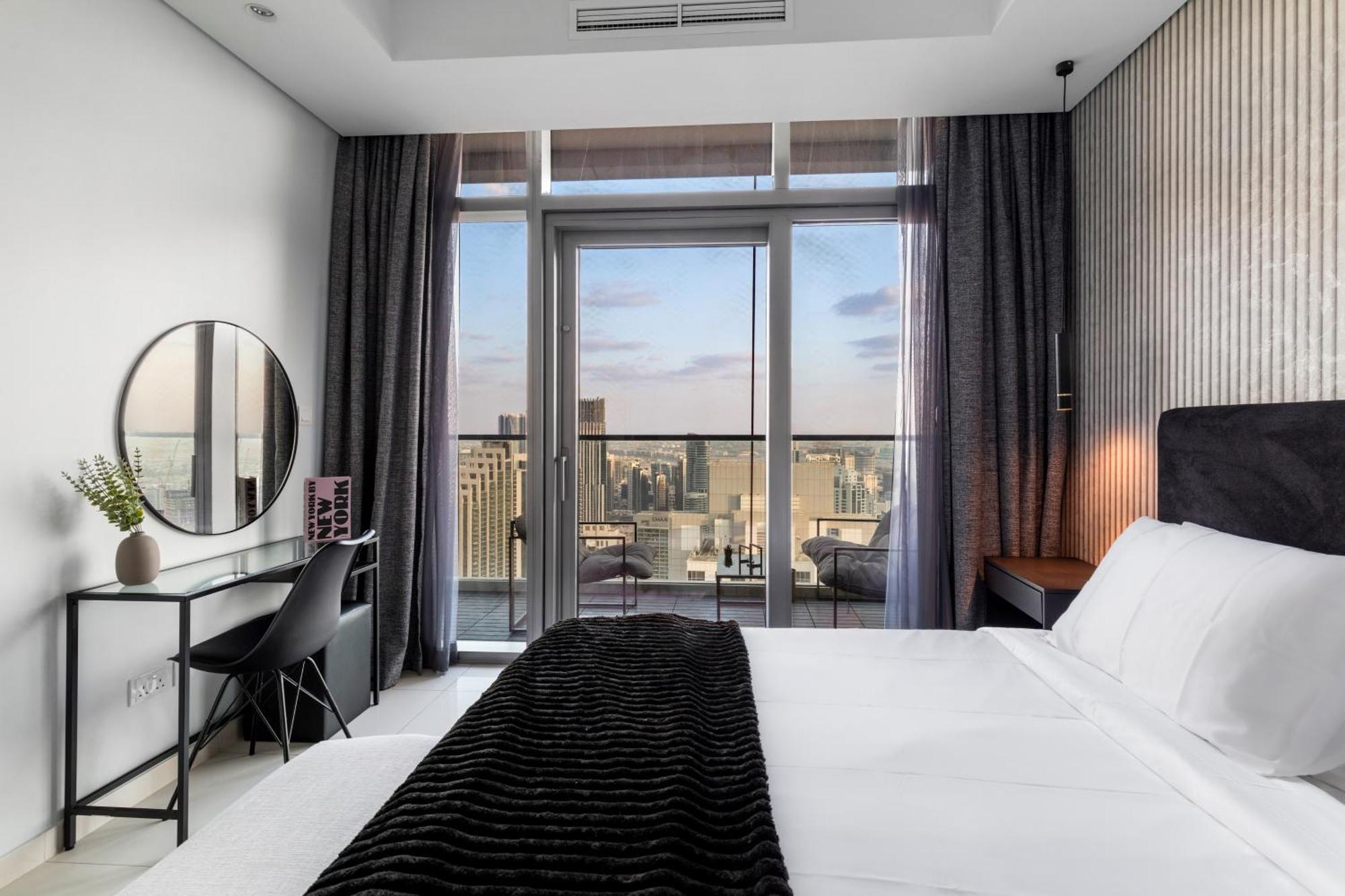 Sky-high 2br - Infinity Pool & Burj Khalifa Views Апартаменты *