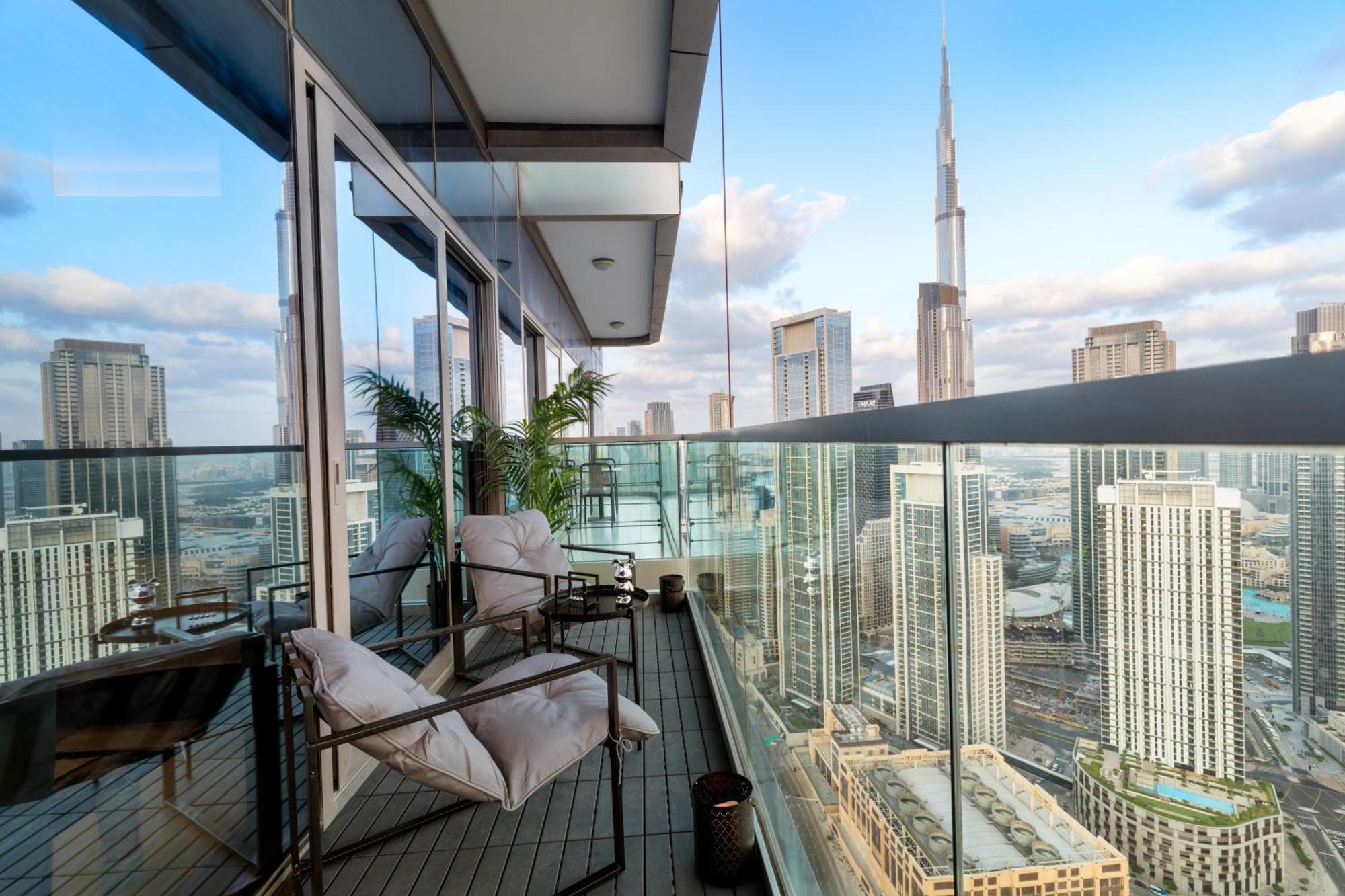 Sky-high 2br - Infinity Pool & Burj Khalifa Views Апартаменты *